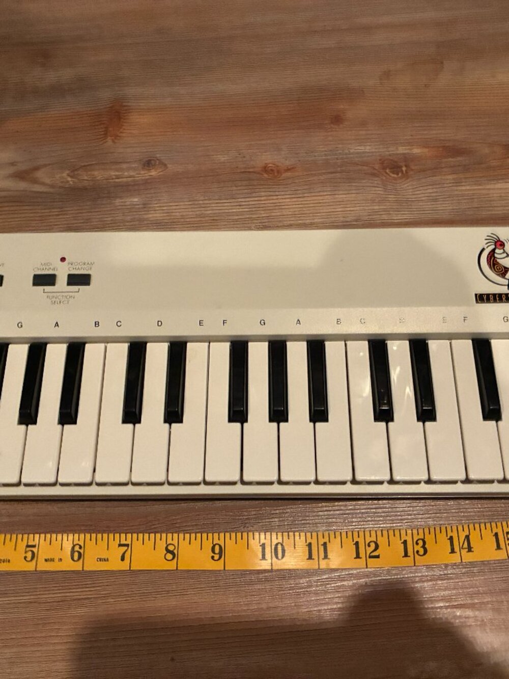 CyberSound Studio Music Maker MIDI Keyboard. AC Adapter not included.